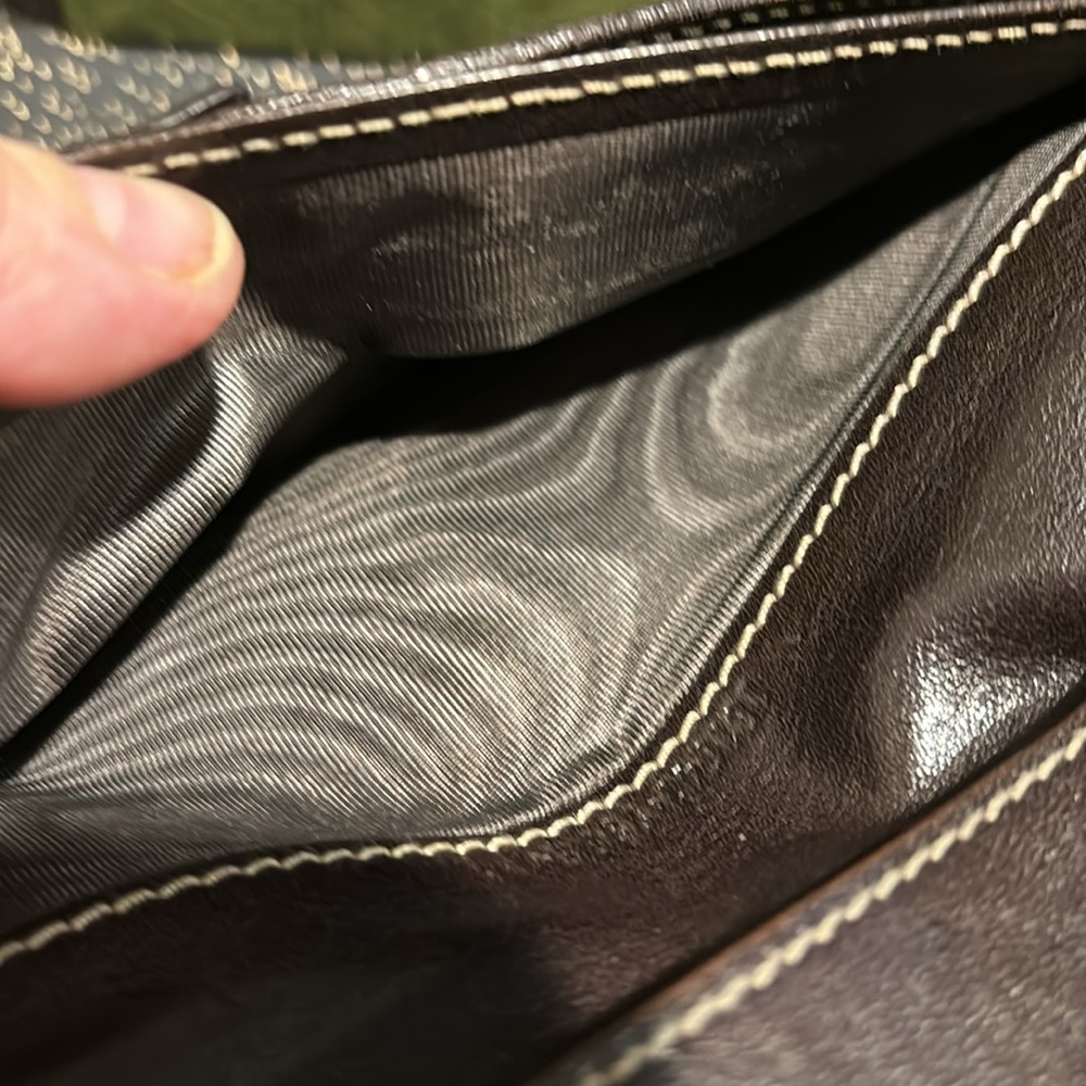 Gucci Elegant Brown Leather Wallet with Gold Accent - Picture 7 of 11